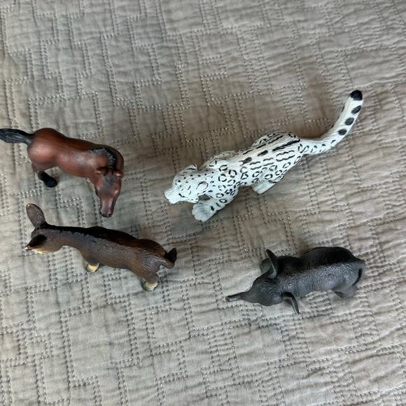Schleich Lot of 4 Farm Zoo Animal Figures Horse Donkey Elephant Snow Leopard - Picture 4 of 10